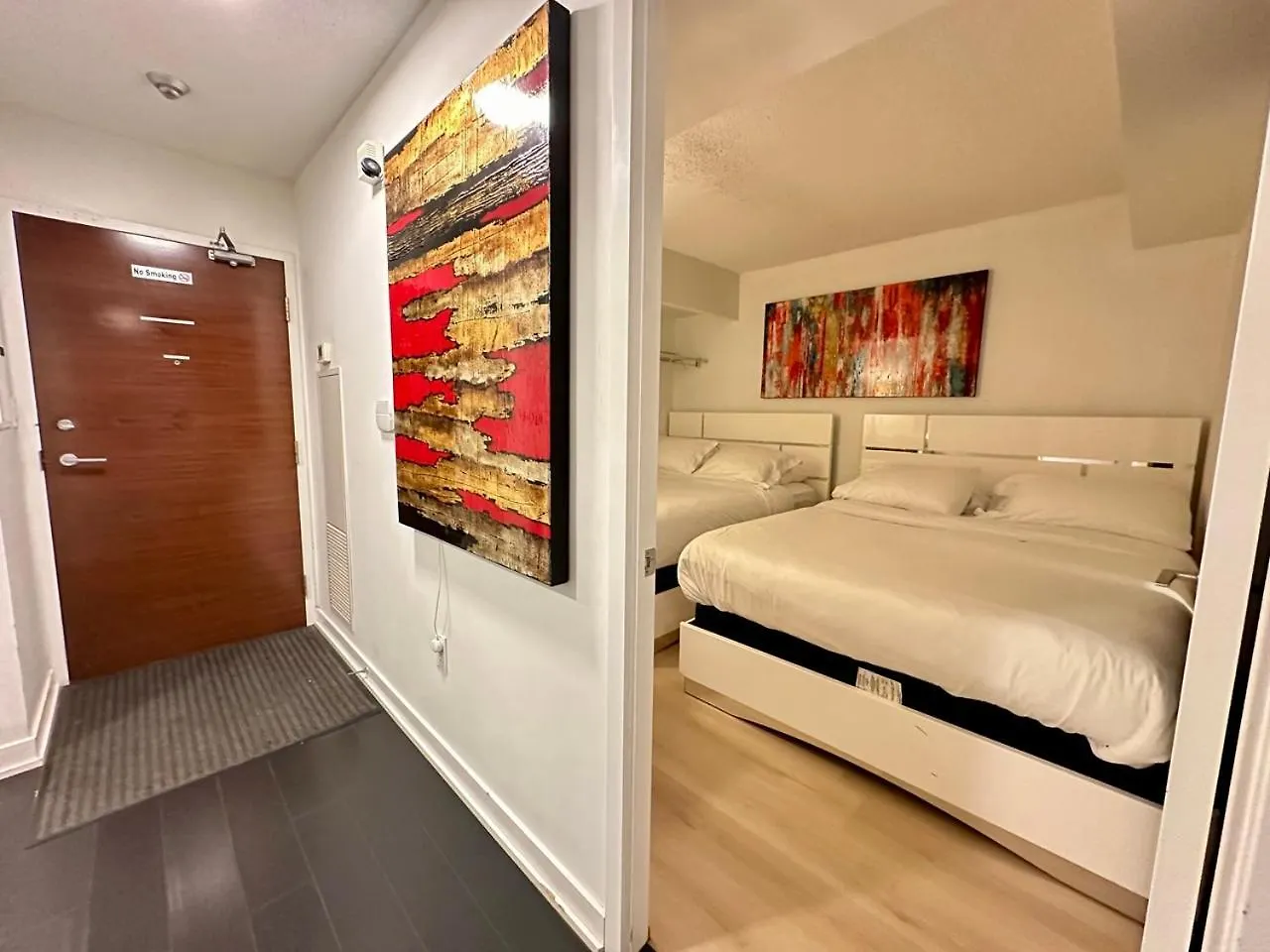 Apartment Lakeview 2Bdrms 2Baths With 3 Real Beds And Parking Toronto Canada